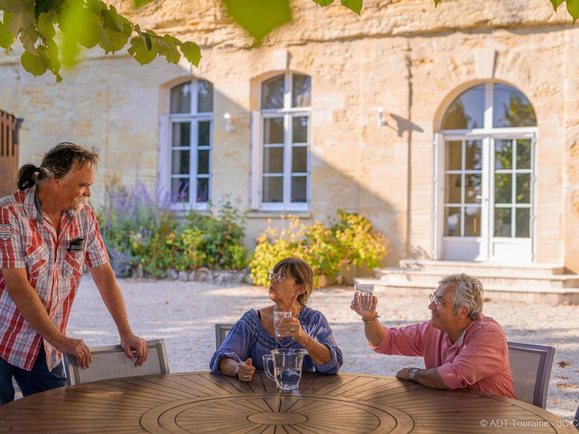 Maison Troglodyte Elegante Avec Spa, Salle De Jeux Et Jardin Clos A Vouvray - Fr-1-381-87 ภายนอก รูปภาพ