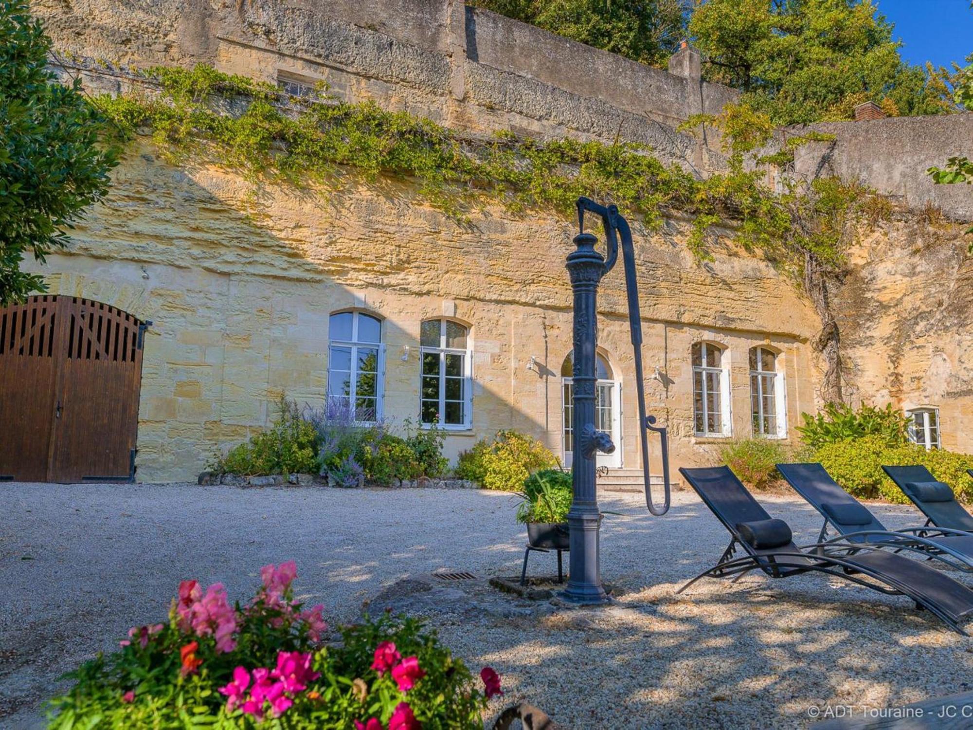 Maison Troglodyte Elegante Avec Spa, Salle De Jeux Et Jardin Clos A Vouvray - Fr-1-381-87 ภายนอก รูปภาพ